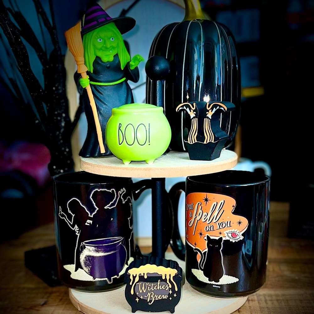 Disney Hocus Pocus Sanderson Sisters Salem Binx Black Cat Color Change Mug 15oz